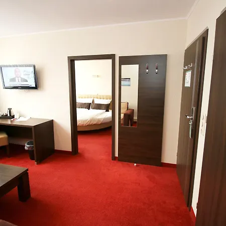 Home Hotel