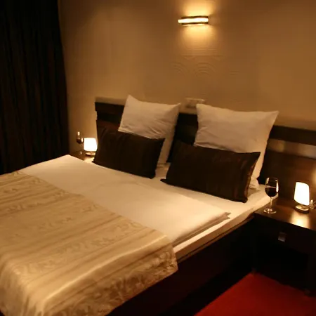 Home Hotel