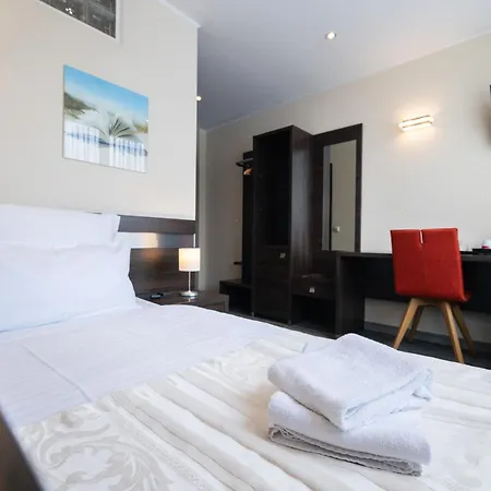 Home Hotel 3*