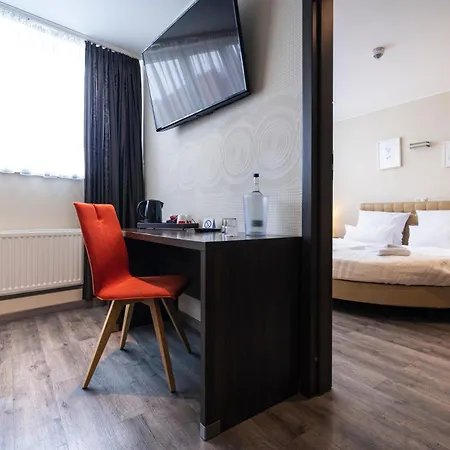 Home Hotel Отель 3*
