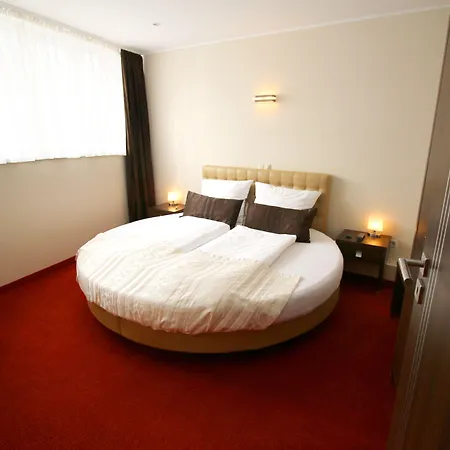 Home Hotel 3*