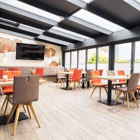Отель Home Hotel Вильгельмсхафен