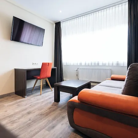 Home Hotel